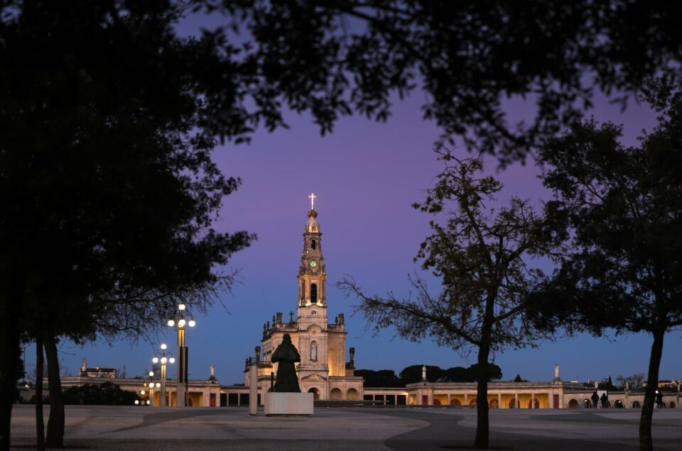Private Day Tour from Lisbon to Fátima: What to See in One Day?