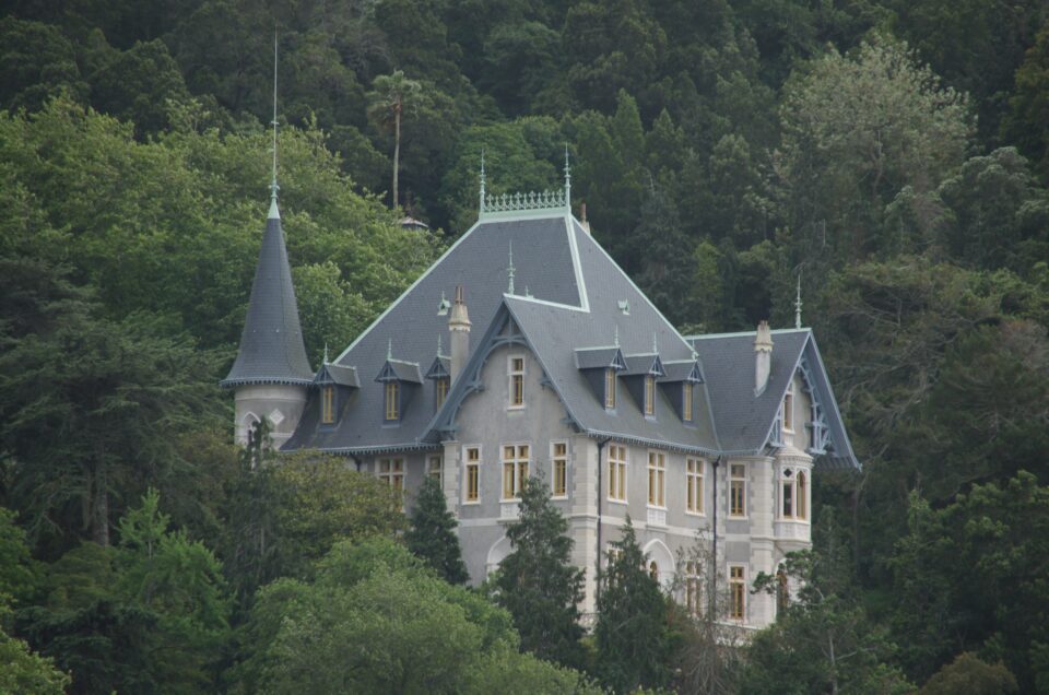 Portugal’s Royal Heritage: Castles, Palaces, and Historic Estates in Private Style