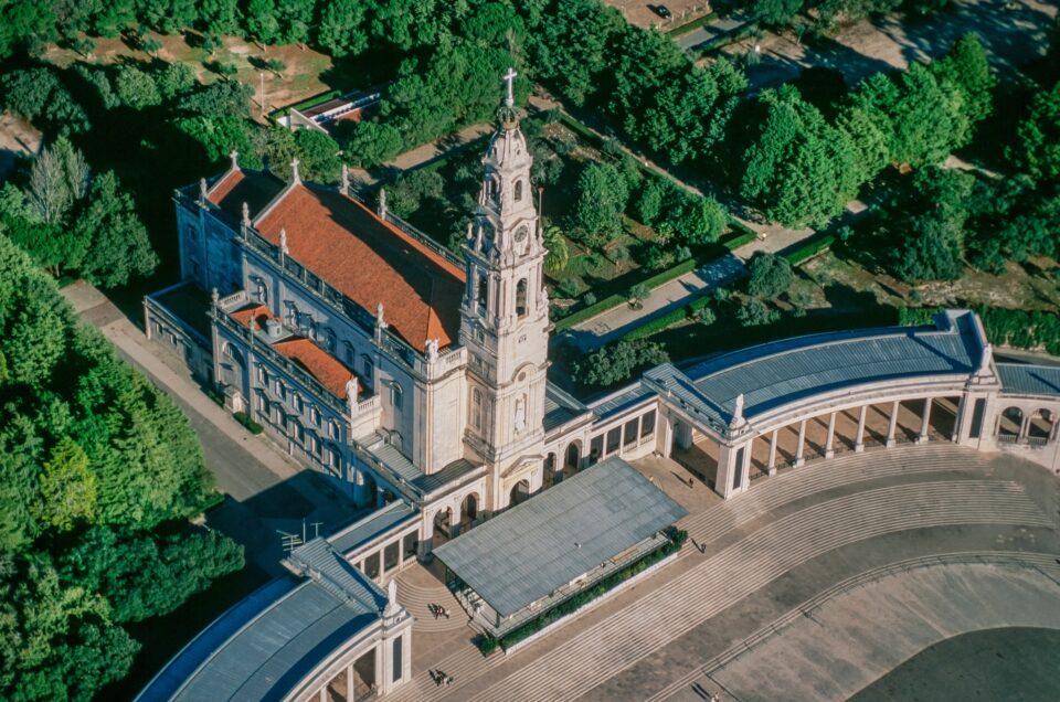 3-Day Itinerary Tour: Fatima, Nazare, Obidos, Batalha, Tomar & Coimbra